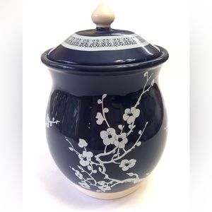 Nonni's Collectible Handmade Cookie / Biscuit Jar White And Blue Asian Design